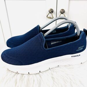 NWOT Skechers GO Walk Navy Blue Breathable Mesh Comfort Slip on Shoes Womens 9.5